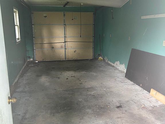 4th image of 443 W Oil St
