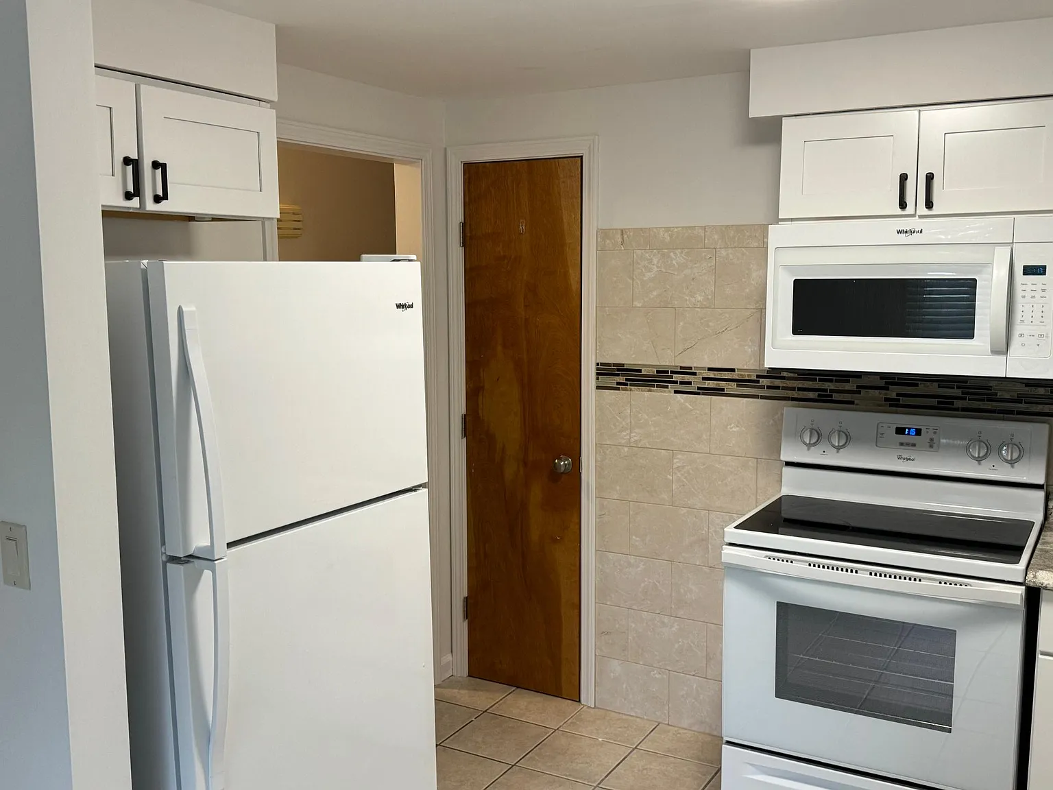 194 Linden Ave — Photo 4