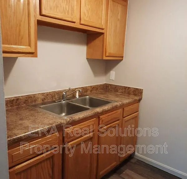 2001 Heritage Dr #6 — Photo 3