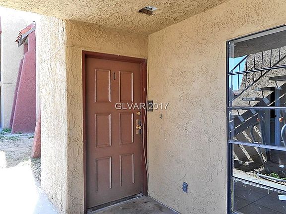 3rd image of 760 Palo Verde Cir APT 1