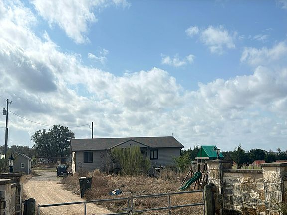3rd image of 403 Summerwood Dr