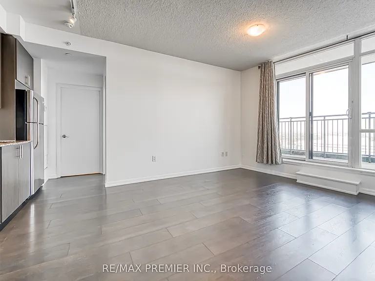 800 Lawrence Ave W #2013 — Photo 8