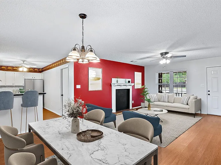 525 Baldwin St — Photo 4