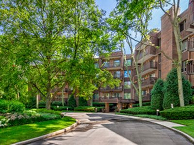 1125 Lake Cook Rd APT 304, Northbrook, IL, 60062