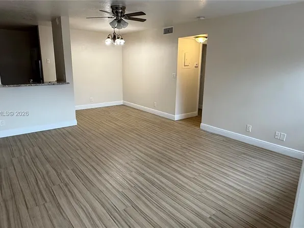 1006 Twin Lakes Dr #20, Pompano Beach, FL 33071