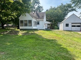 204 Willow Dr, Buchanan, MI 49107