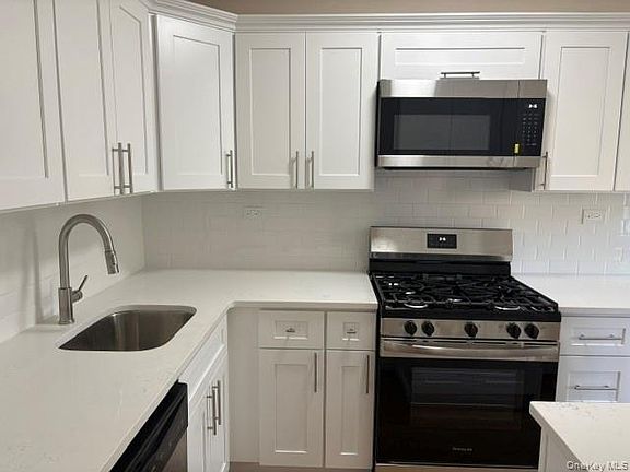 2nd image of 152-72 Melbourne Avenue #1D