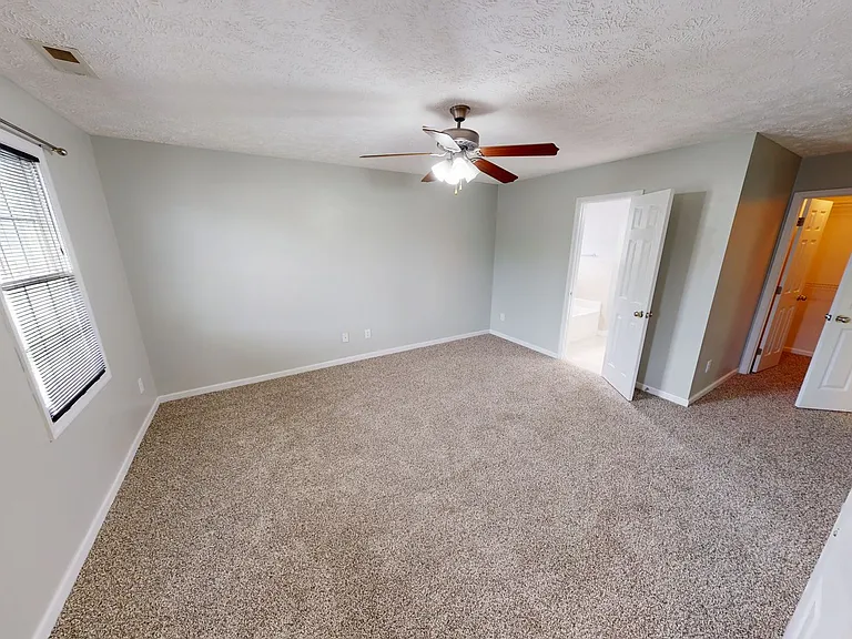 2438 Larwood Dr — Photo 20