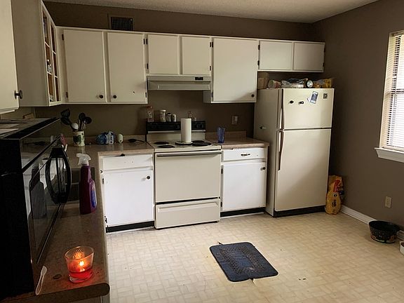 5th image of 409 Peterson Dr N