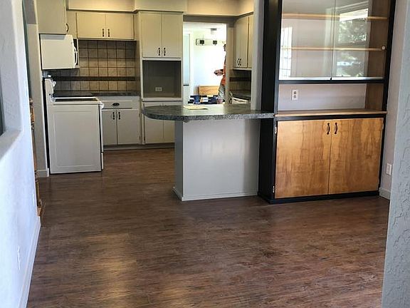 3rd image of 1822 Southside Blvd