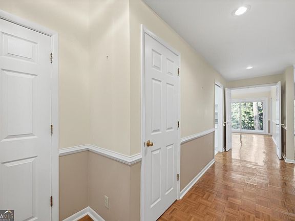 3rd image of 4935 Rivoli Dr APT F