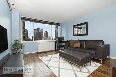 245 East 54th Street, #17J