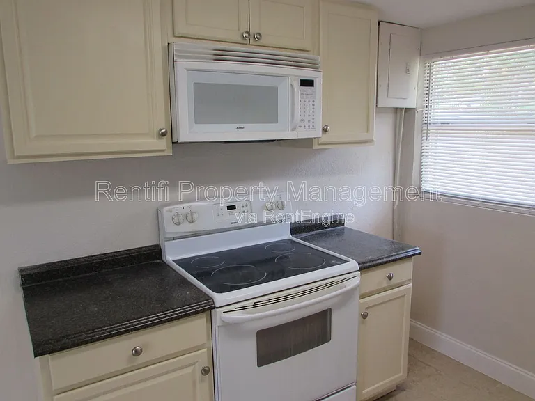 23025 Gulfcoast Ave — Photo 10