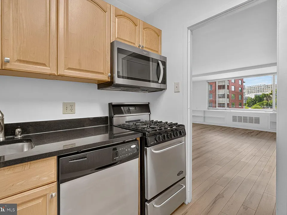 1121 Arlington Blvd #743