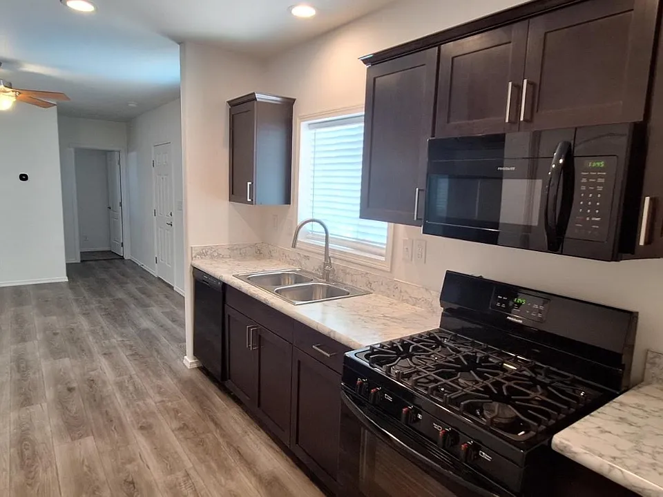 4487 E Lake Mead #19