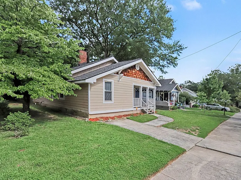 796 Peeples St SW — Photo 3