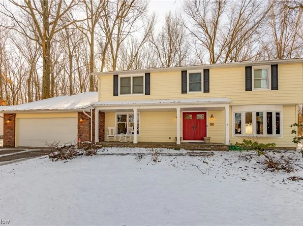 5830 Blair Dr, Highland Heights, OH 44143