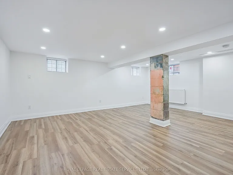 21 Holbrooke Ave — Photo 23