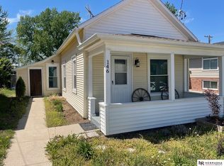 146 N 8th St, Geneva, NE 68361
