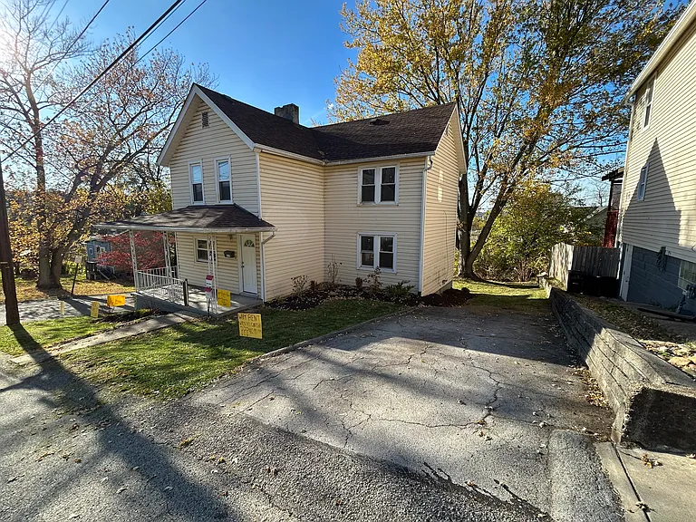 219 Douglas Ave — Photo 4