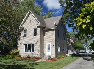 4102 White St, Richmond, IL 60071