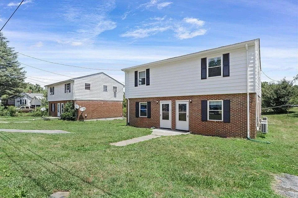 713 Bibb St NE - 713 Bibb — Photo 1