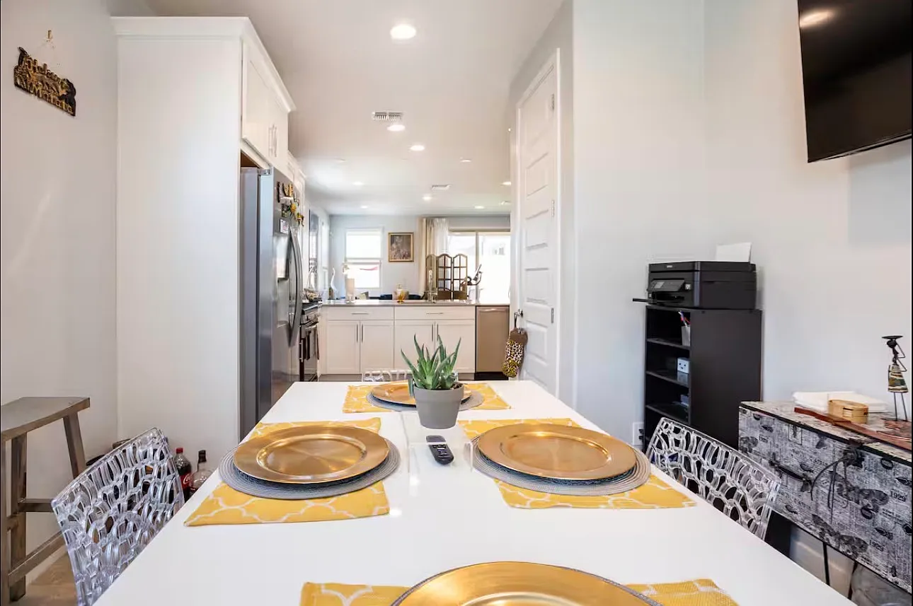 3 bed, $3,400 — Photo 3