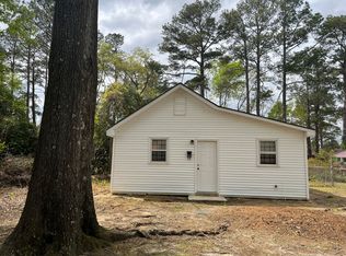 402 S Elm St, Maxton, NC 28364