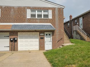 7926 Calvert St, Philadelphia, PA 19152