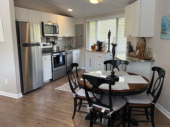5th image of 547 Hathorn Rd