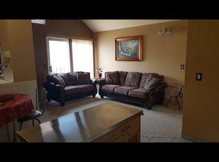 5631 Fox Hill Dr, Sterling Heights, MI 48310