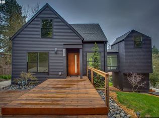 8476 SW 37th Ave, Portland, OR 97219