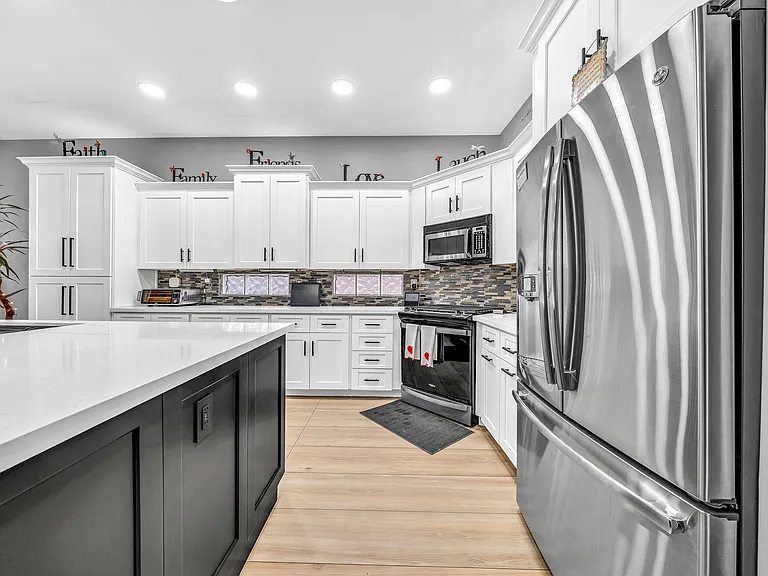 41719 N Rolling Green Way — Photo 11
