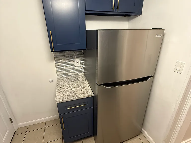 2048 N Darien St — Photo 4