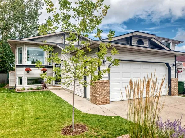 124 SE Shawinigan Way SW, Calgary, AB T2Y 2X2
