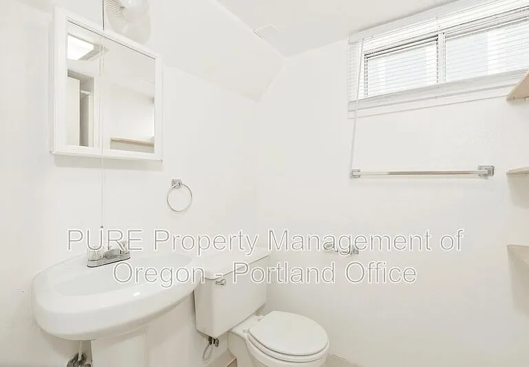 5026 N Harvard St #A — Photo 16