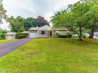 1002 Louis Rd, Schenectady, NY 12303