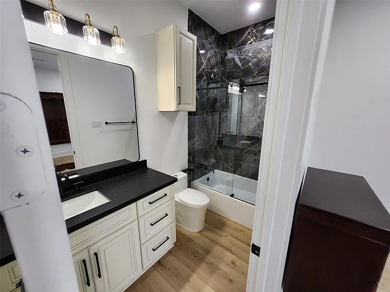 207 Carl St #B — Photo 12