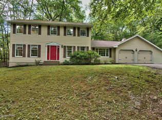 4698 Buck Valley Cir, East Stroudsburg, PA 18301