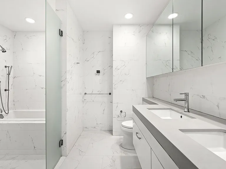 301 E 61st St #4B — Photo 5
