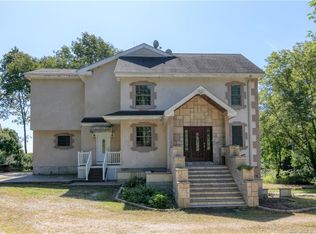 236 Pumpkin Hill Rd, Groton, CT 06355