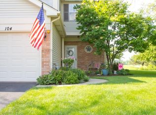 104 Golfview Dr, Glendale Heights, IL 60139