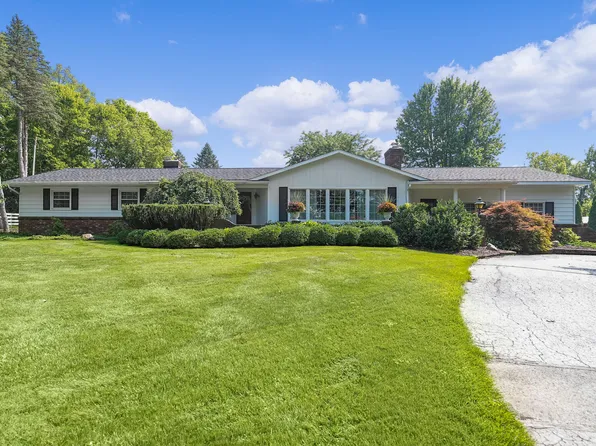 1810 E Mill St, Hastings, MI 49058