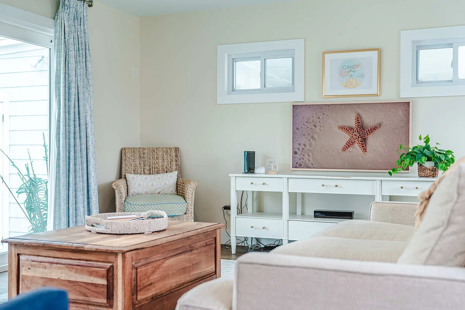 4 bed, 2.0 bath, 1743 sqft, $5,726 — Photo 2