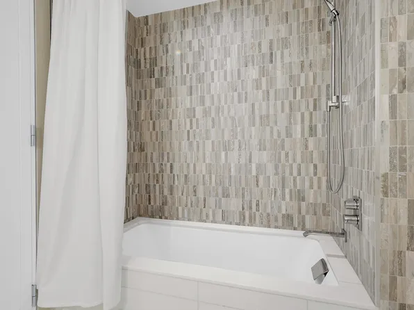 70 Charlton Street image 15 of 21