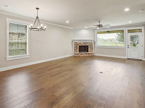 5th image of 15656 Long Creek Ln