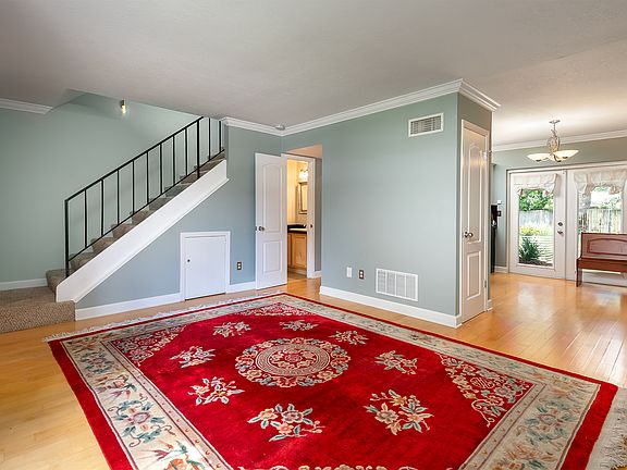 3rd image of 2220 Elizabeth Ave #4