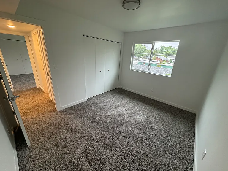 721 3rd Ave NW #17 — Photo 5