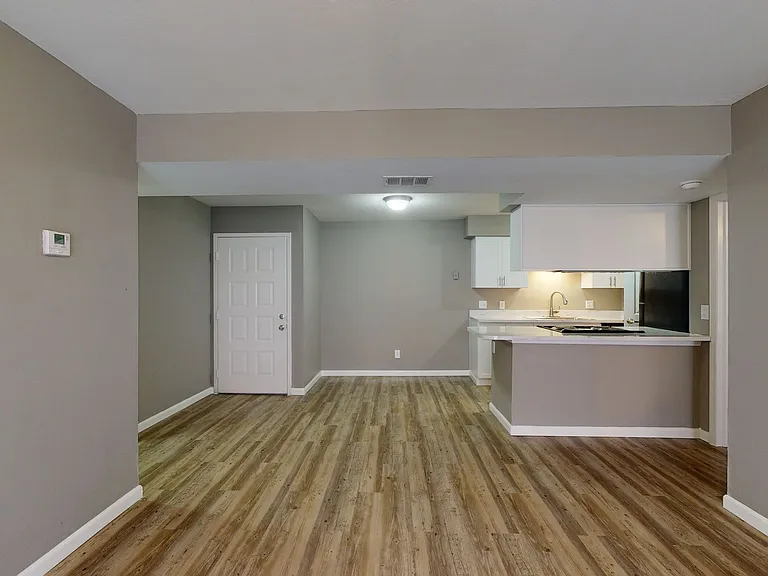 Pinnacle Estates Apartments — Photo 24