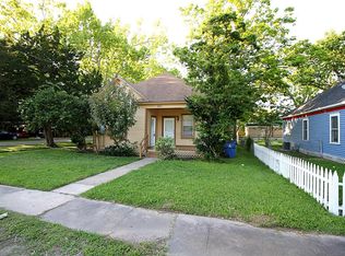 318 W Sidnor St, Alvin, TX 77511